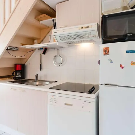 T3 Mezzanine Avec Piscine, Terrasse Et Parking Prive, 5 Min De La - - Fr-1-409-37 *